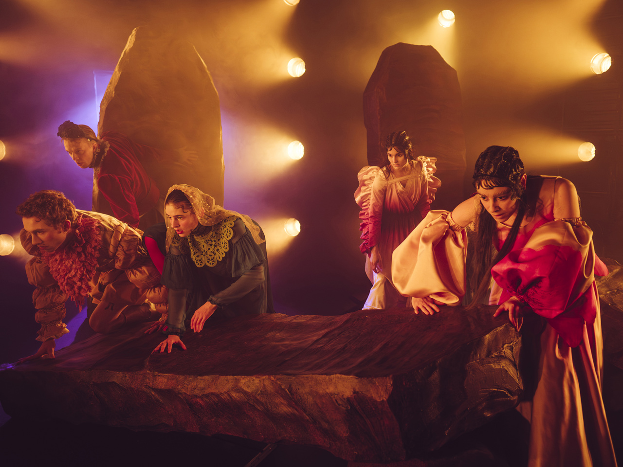 Øde Lagt. Aarhus Teater og Den danske scenekunstskole. Foto Rumle Skafte 